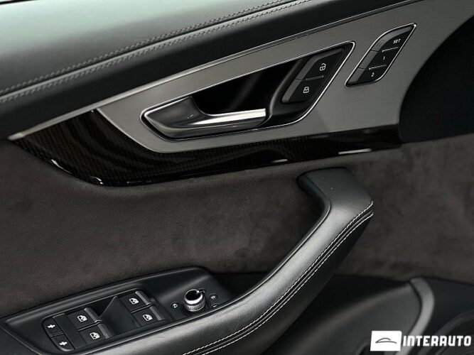 Audi SQ7 44 interauto-car