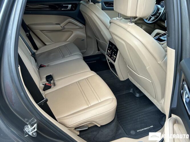 Porsche Cayenne 55 interauto-car