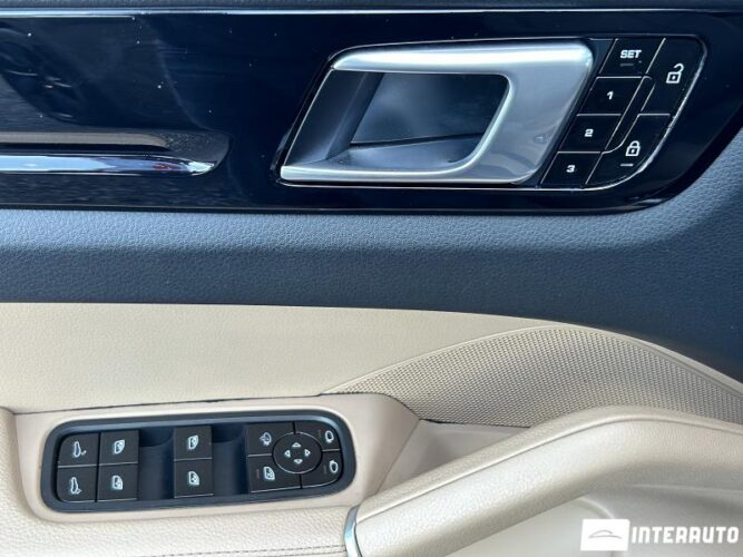 Porsche Cayenne 43 interauto-car