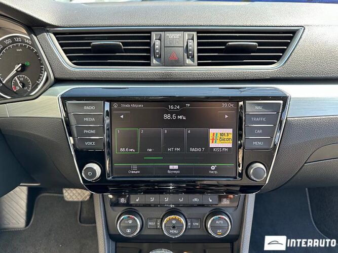 Skoda Superb 42 interauto-car