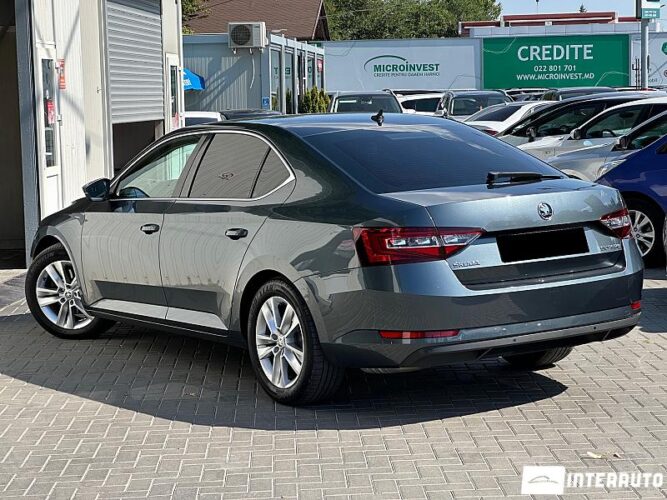 Skoda Superb 33 interauto-car