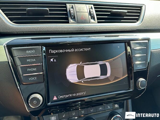 Skoda Superb 43 interauto-car