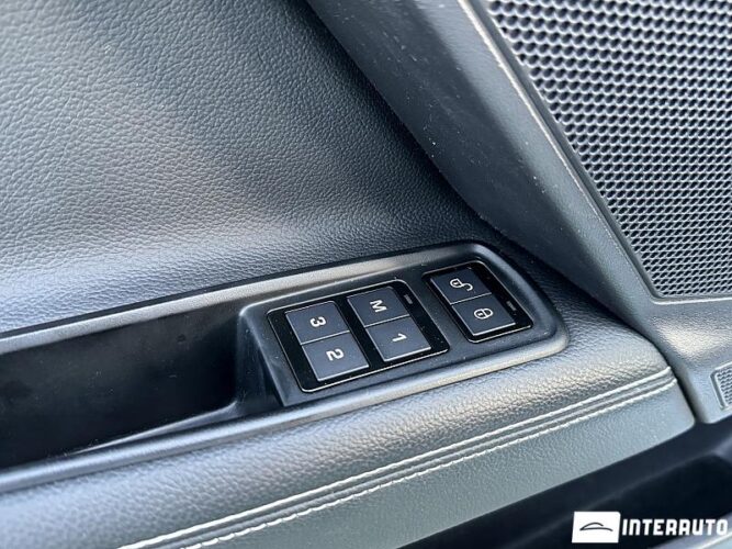 Jaguar XE 59 interauto-car