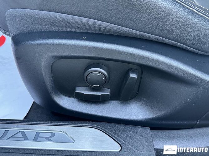 Jaguar XE 60 interauto-car