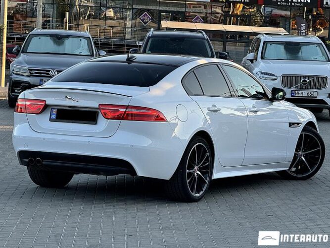 Jaguar XE 40 interauto-car