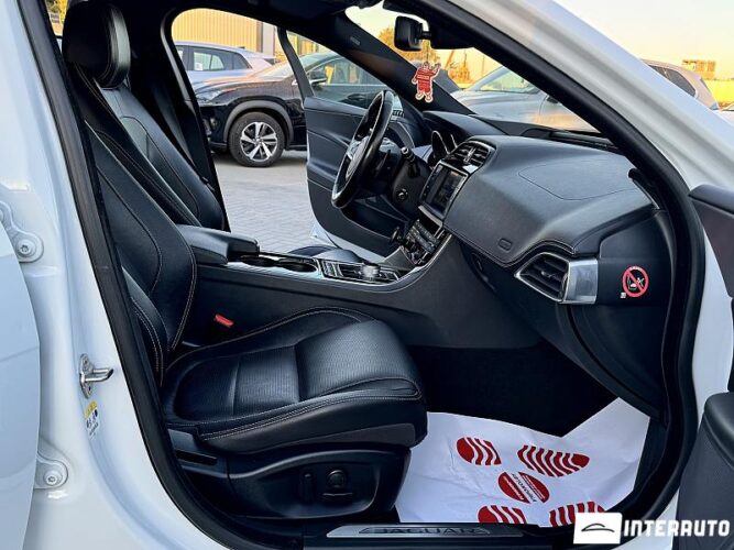 Jaguar XE 54 interauto-car