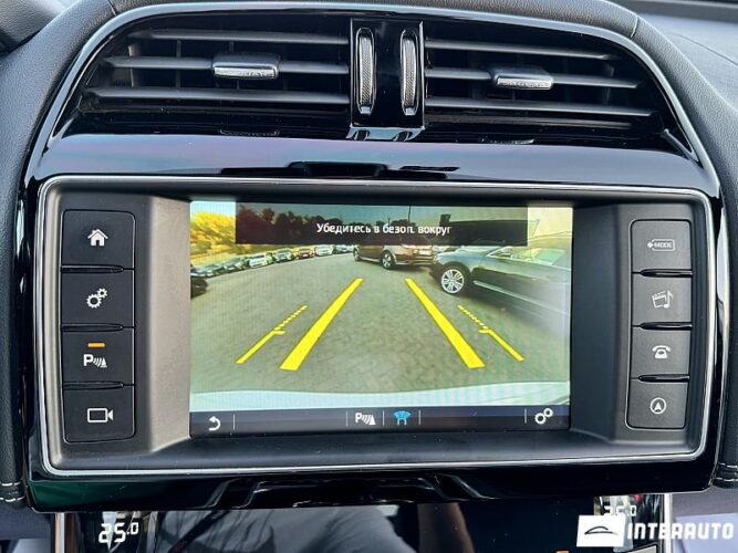 Jaguar XE 48 interauto-car