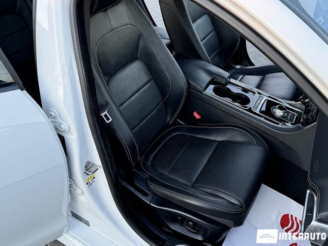 Jaguar XE 53 interauto-car