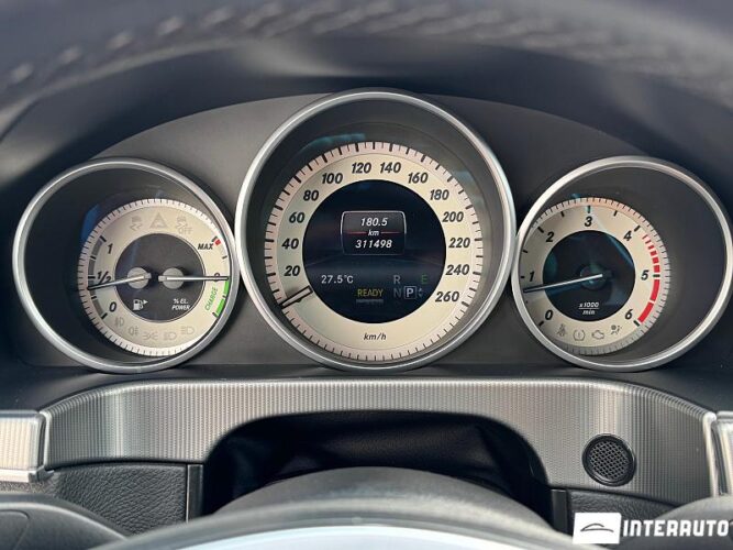 Mercedes E 300h 39 interauto-car