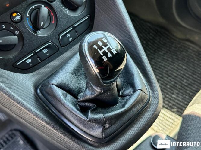 Ford Transit Connect 37 interauto-car