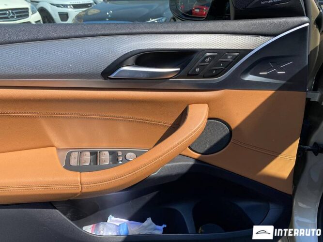 BMW X4 3.0i 37 interauto-car