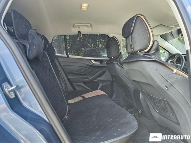 Ford Focus 35 interauto-car