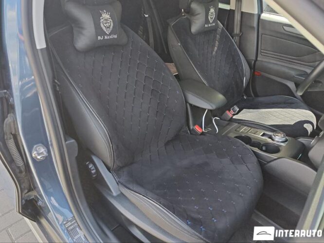 Ford Focus 34 interauto-car