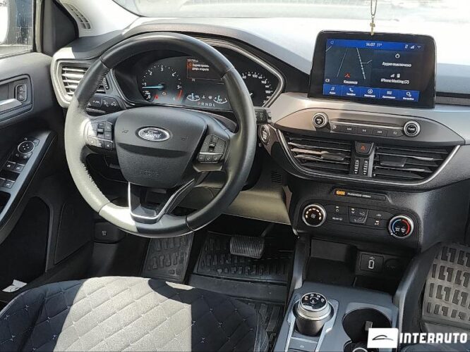 Ford Focus 36 interauto-car