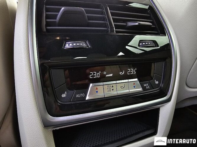 BMW X6 4.0i 68 interauto-car