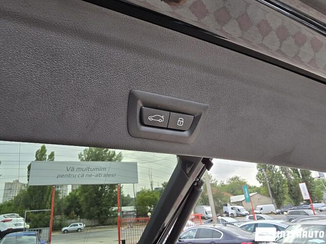 BMW X6 4.0i 73 interauto-car