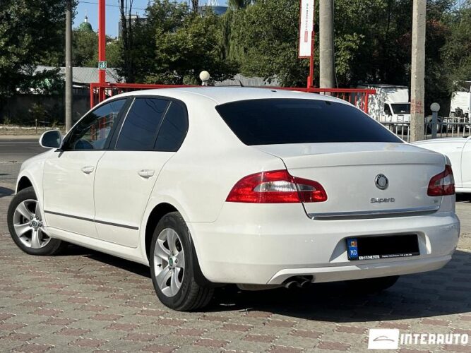 Skoda Superb 29 interauto-car