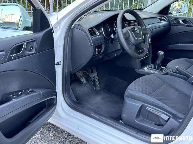 Skoda Superb 32 interauto-car