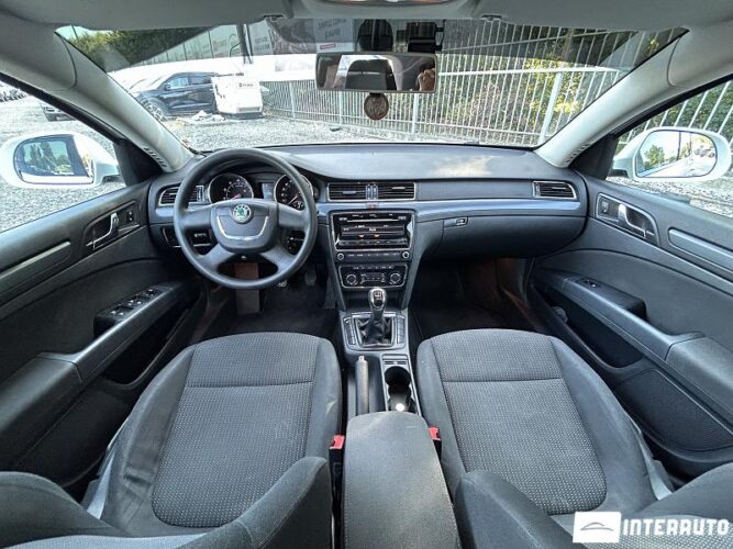 Skoda Superb 35 interauto-car