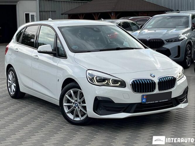 BMW 225XE 36 interauto-car