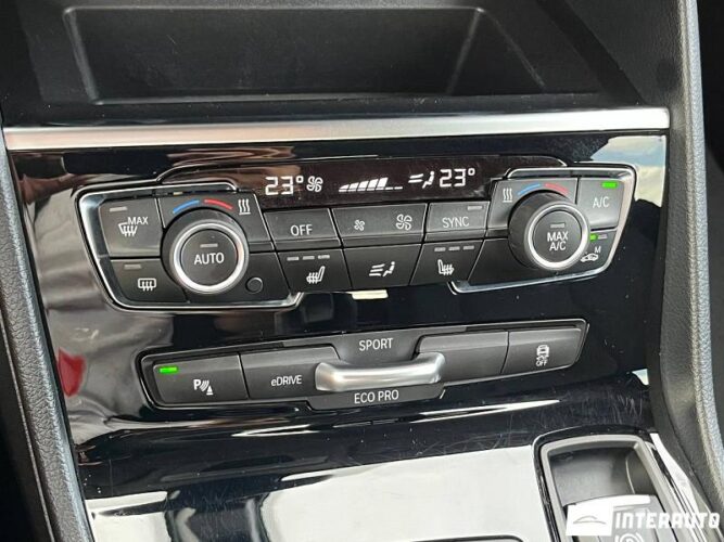 BMW 225XE 48 interauto-car