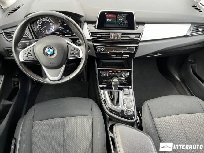 BMW 225XE 41 interauto-car