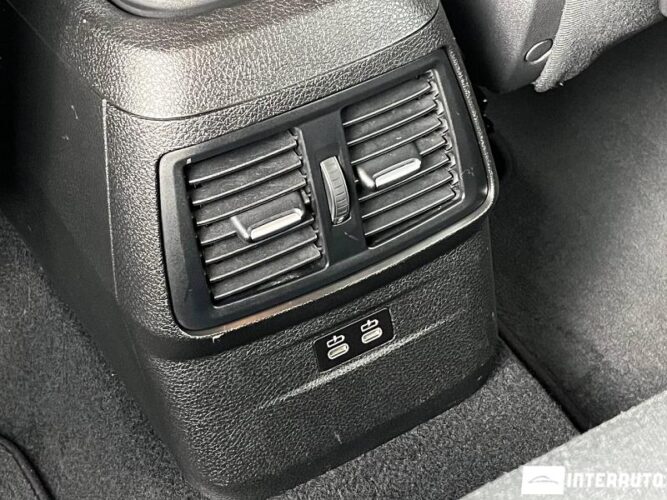 BMW 225XE 52 interauto-car