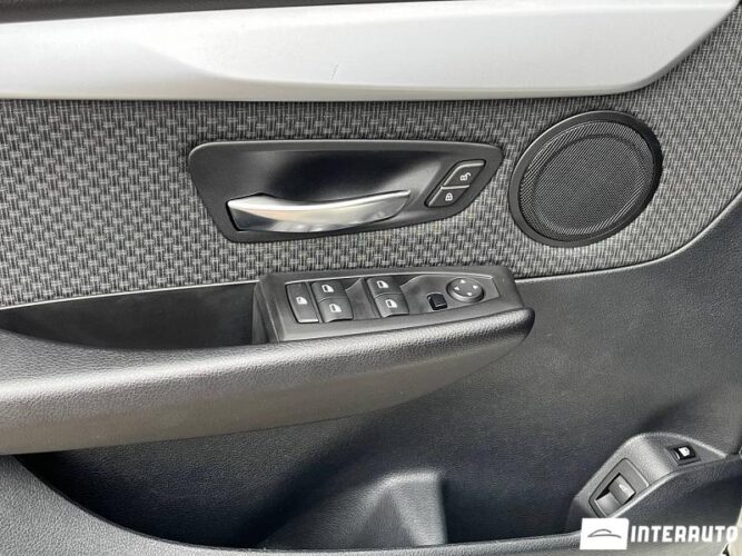 BMW 225XE 38 interauto-car