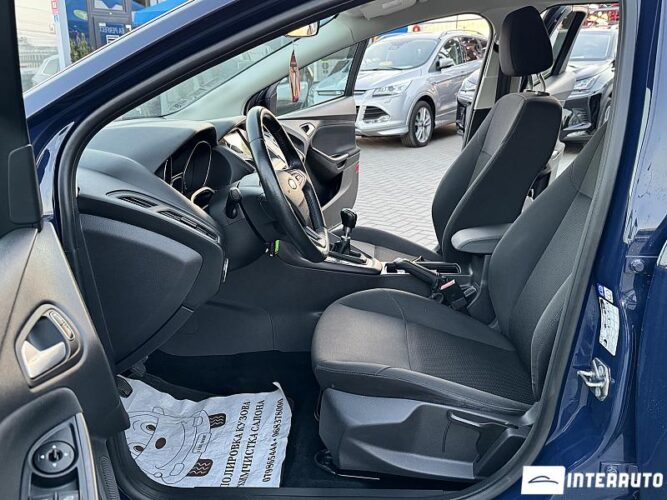 Ford Focus 36 interauto-car