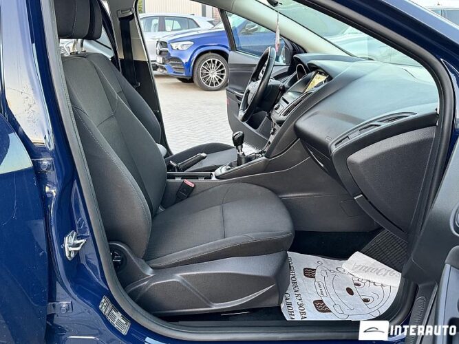 Ford Focus 47 interauto-car