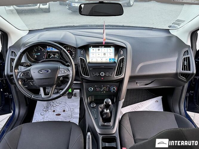 Ford Focus 37 interauto-car