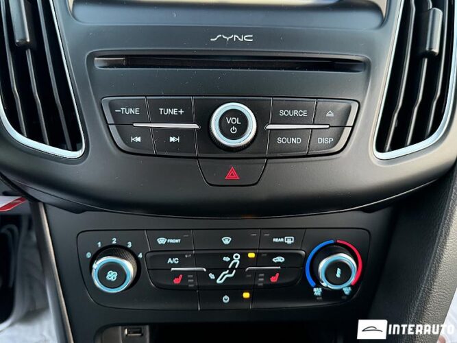 Ford Focus 42 interauto-car