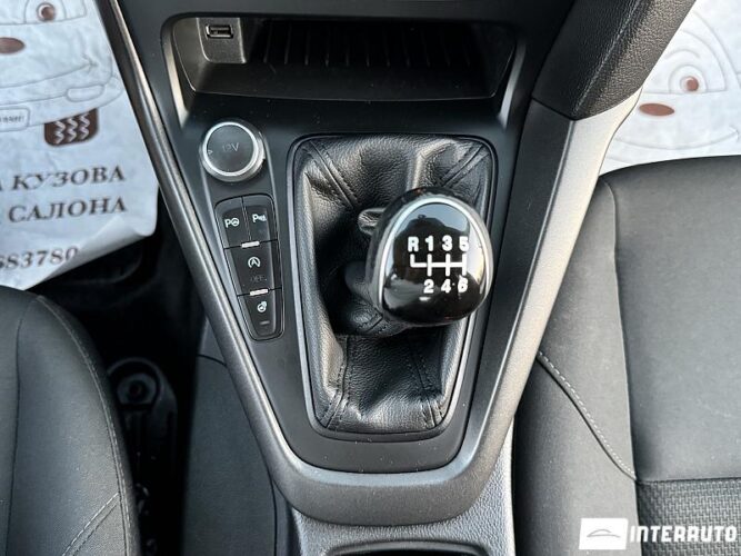 Ford Focus 43 interauto-car