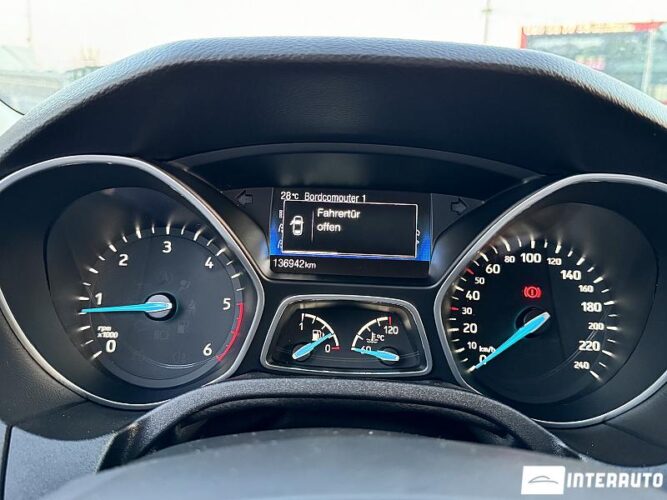 Ford Focus 39 interauto-car