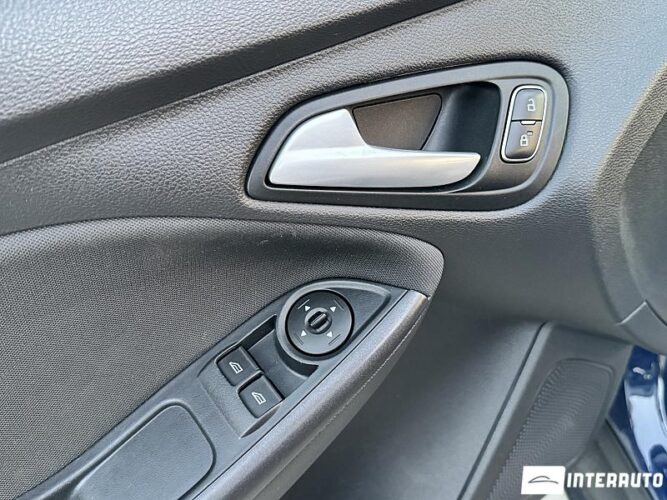 Ford Focus 49 interauto-car