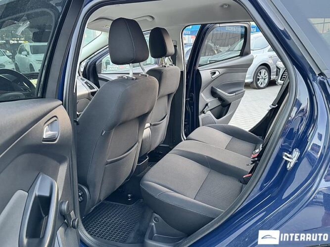 Ford Focus 44 interauto-car