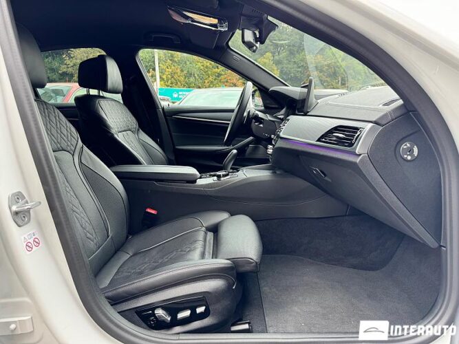 BMW 530e 38 interauto-car