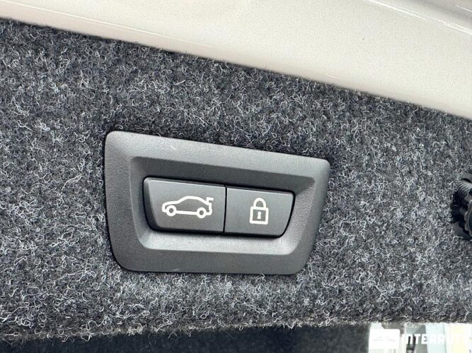 BMW 530e 52 interauto-car