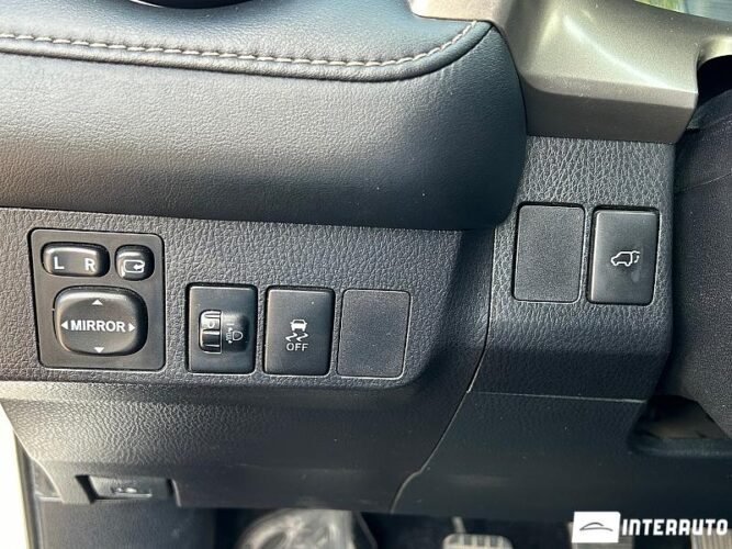 Toyota Rav-4 38 interauto-car