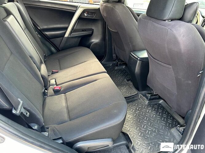 Toyota Rav-4 47 interauto-car