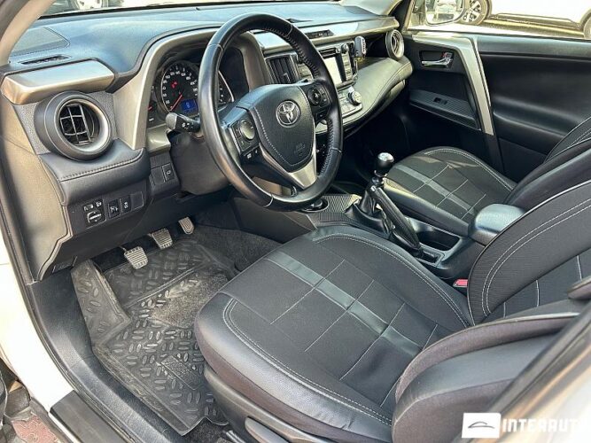 Toyota Rav-4 35 interauto-car