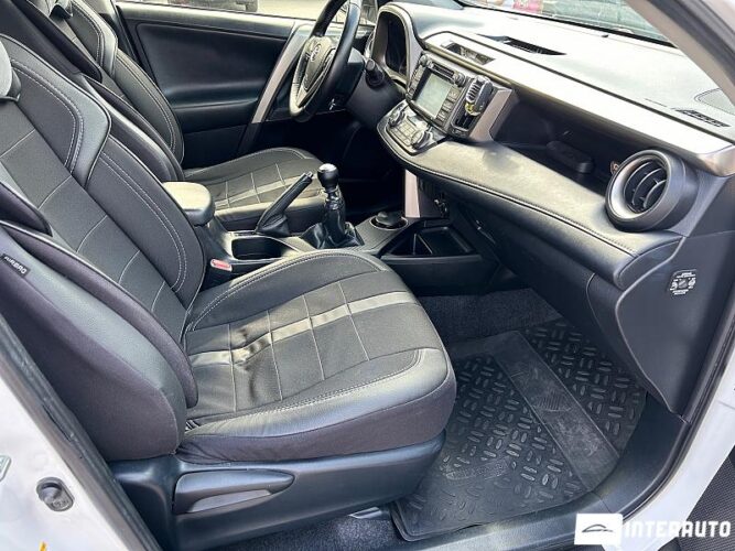 Toyota Rav-4 44 interauto-car