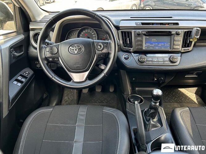 Toyota Rav-4 37 interauto-car