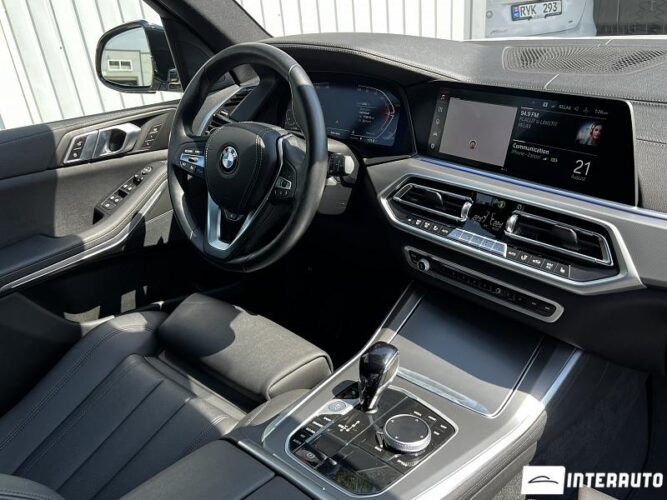 BMW X5 4.0i 40 interauto-car