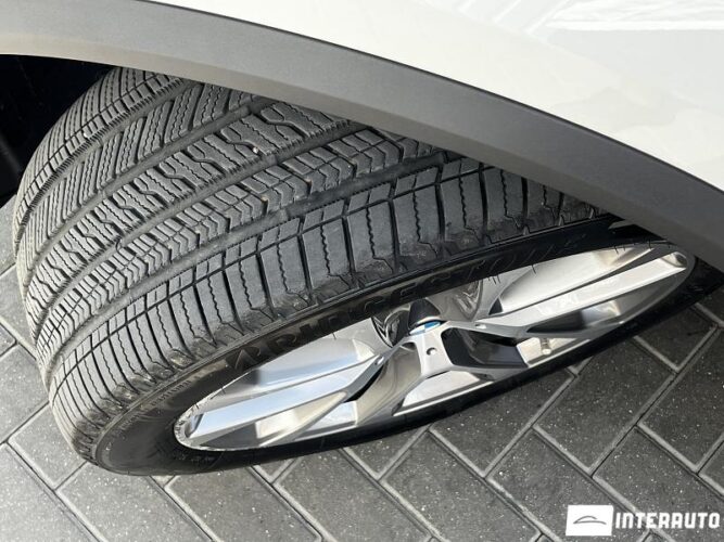 BMW X5 4.0i 56 interauto-car