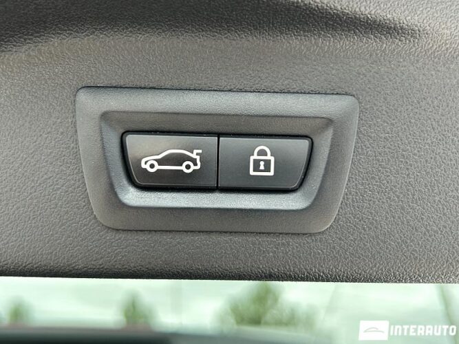 BMW X7 4.0i 65 interauto-car