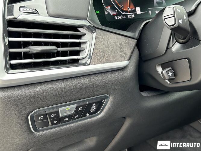 BMW X7 4.0i 49 interauto-car