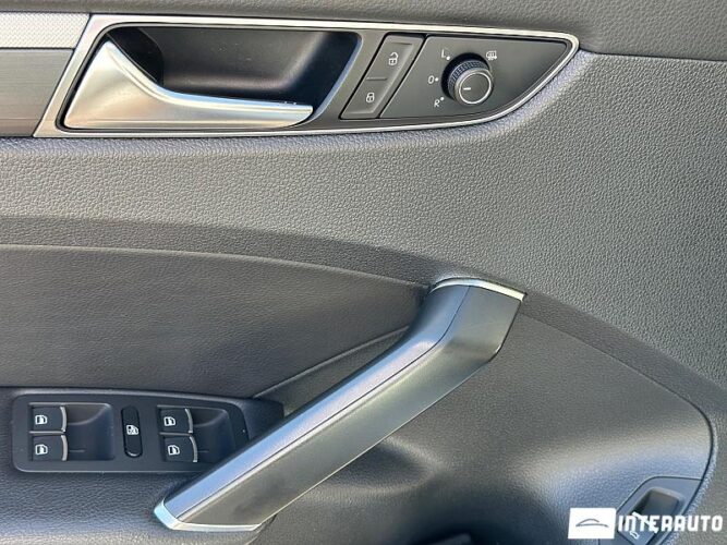 Volkswagen Passat 42 interauto-car