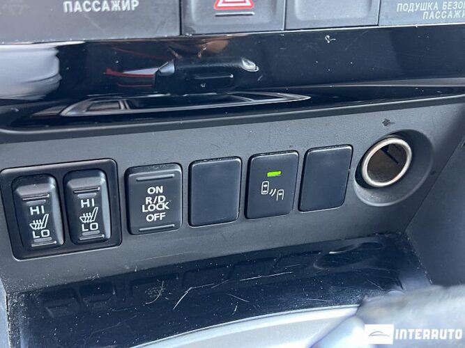 Mitsubishi Pajero Sport 48 interauto-car