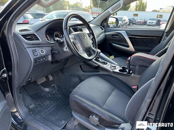 Mitsubishi Pajero Sport 40 interauto-car